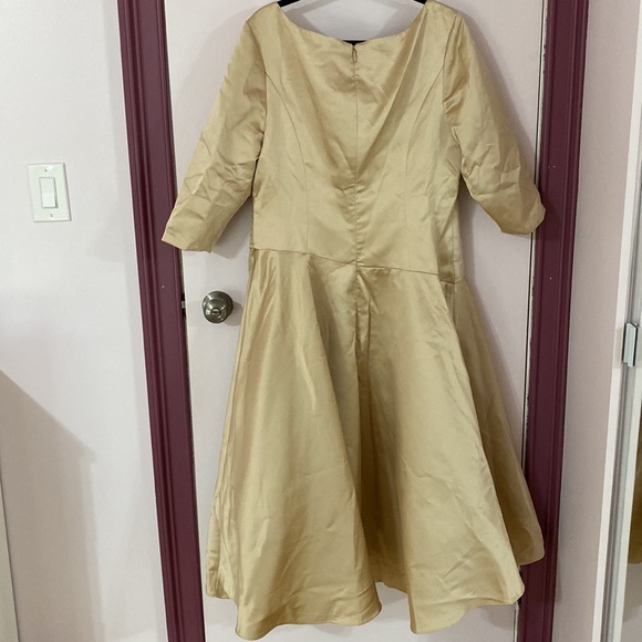 Champagne-colour dress. Great for Christmas party or New Year’s. - Picture 5 of 8